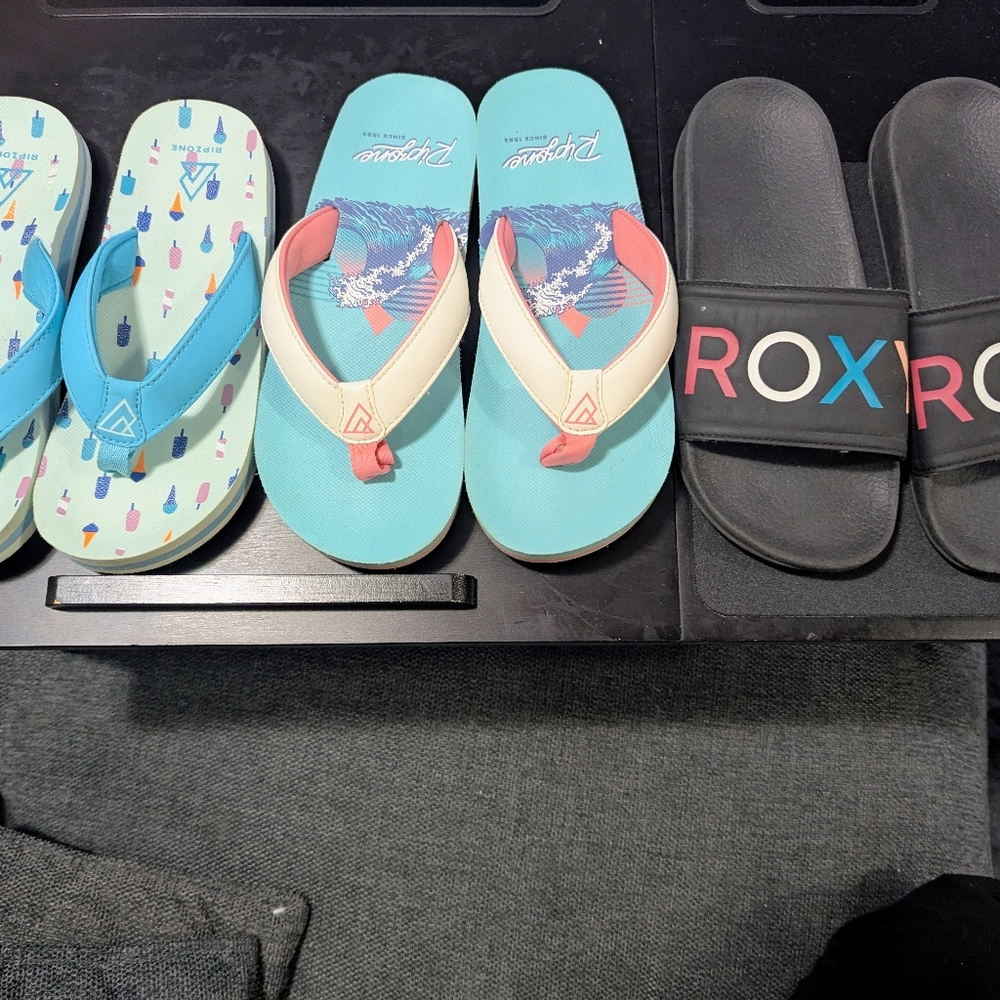 Roxy Sandals & Ripzone Flip Flip-flop Bundle(3 Pairs) - Blue, Pink, and Black